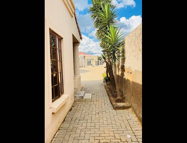 3 BEDROOM HOUSE FOR SALE IN SOSHANGUVE T